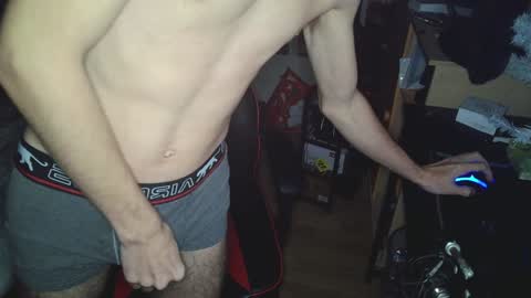 Snapshot of notspace_721128 chatting on December 28, 8:25 pm NotSpace   online show from December 28, 8:25 pm