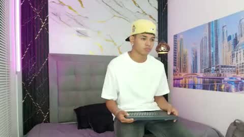 nova_mitchell online show from July 5, 12:23 pm