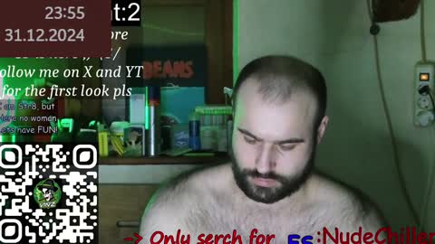 Snapshot of nudechiller chatting on December 31, 10:56 pm Vinz... online show from December 31, 10:56 pm