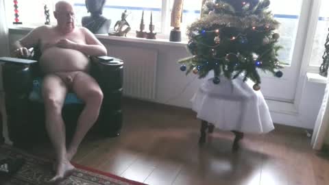 Snapshot of nudejohn chatting on December 27, 10:45 am Nudejohn online show from December 27, 10:45 am