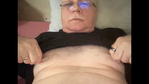 nukiss online show from November 13, 10:20 am