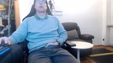 nursefan online show from January 8, 6:35 pm