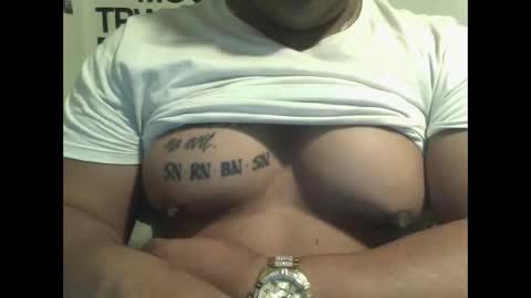 nuumaalii11 online show from October 5, 8:57 pm