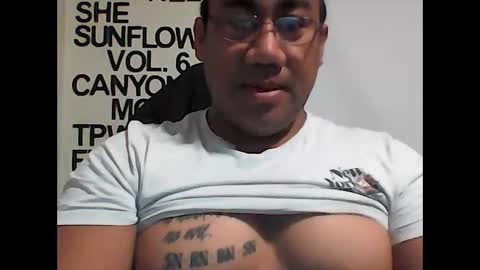 nuumaalii11 online show from September 14, 6:21 pm