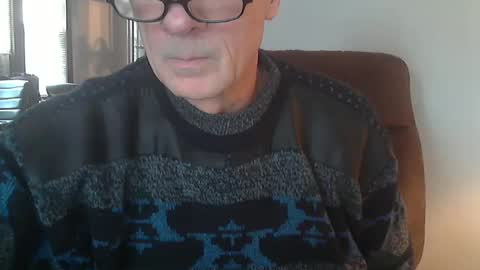 Officer online show from December 25, 3:49 pm