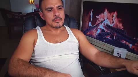 officeman7 online show from December 11, 5:54 pm