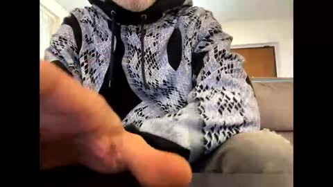 Snapshot of oggs48 chatting on October 24, 1:02 pm oggs48 online show from October 24, 1:02 pm