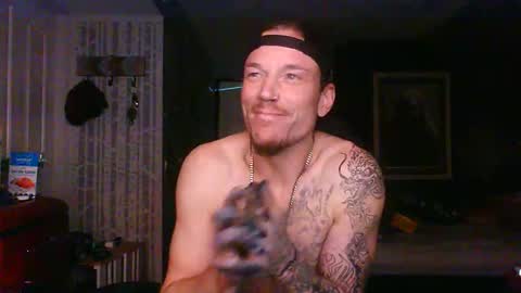 who dares  toss me some  tips lets have fun online show from December 19, 3:47 am