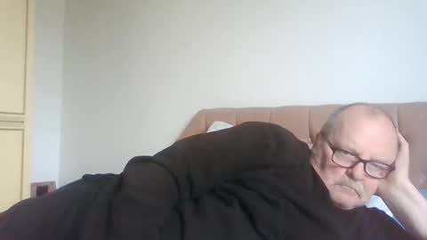 old_fkr online show from April 1, 8:38 am