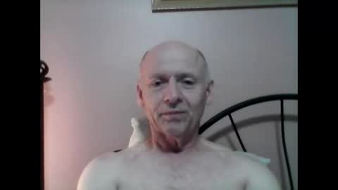 oldbuthorny62 online show from February 10, 5:47 am