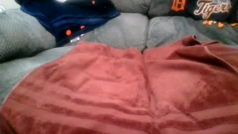 Snapshot of oldmiguy chatting on January 17, 10:49 pm OldMIGUY online show from January 17, 10:49 pm