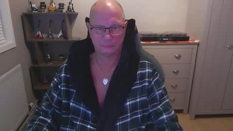 Snapshot of oldveteranuk chatting on September 23, 4:12 am oldveteranuk online show from September 23, 4:12 am