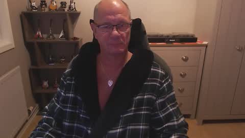 Snapshot of oldveteranuk chatting on September 12, 4:56 am oldveteranuk online show from September 12, 4:56 am