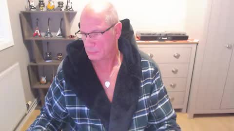 Snapshot of oldveteranuk chatting on September 10, 5:28 am oldveteranuk online show from September 10, 5:28 am