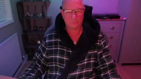 oldveteranuk online show from April 28, 4:17 am