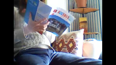 Snapshot of olegoude chatting on November 2, 10:19 am OleGoude online show from November 2, 10:19 am