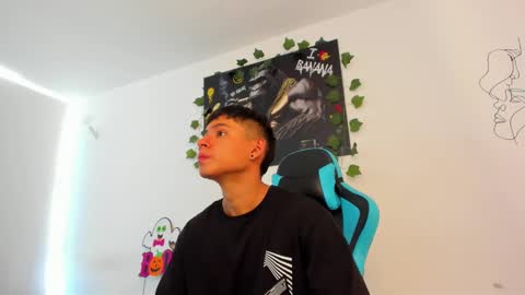 Oliver bray online show from January 19, 4:36 pm