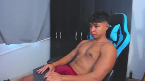 Oliver bray online show from November 26, 5:16 pm