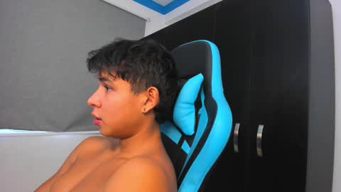 Oliver bray online show from October 20, 6:56 pm