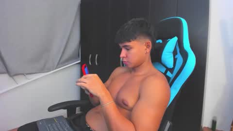 Oliver bray online show from December 1, 11:41 pm