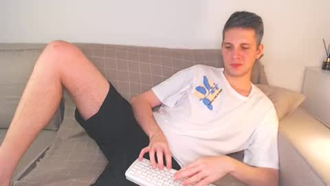 Oliver online show from December 22, 7:31 pm