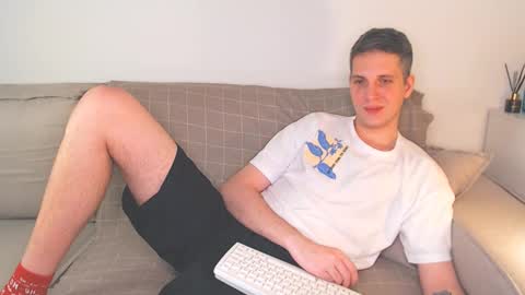 Oliver online show from December 15, 7:21 pm