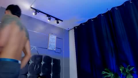 oliver mr  online show from October 17, 9:30 pm