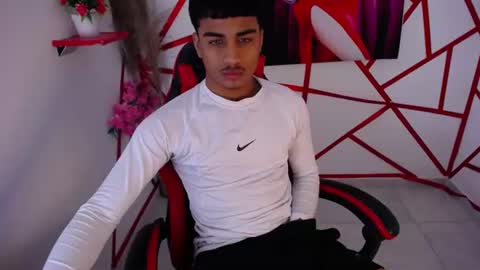 oliver_parker20 online show from July 1, 1:06 am