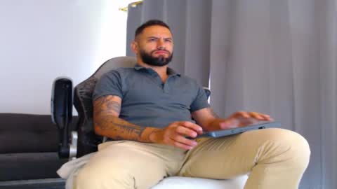 oliver online show from November 20, 12:26 pm