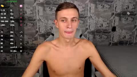 Snapshot of oliverfresh chatting on September 24, 9:08 am Oliver online show from September 24, 9:08 am