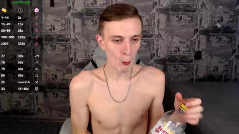 Snapshot of oliverfresh chatting on February 12, 9:10 am Oliver online show from February 12, 9:10 am