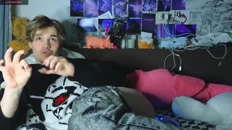 Tony online show from February 6, 8:34 pm