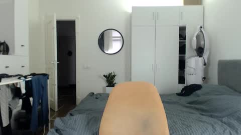 onebestlover online show from February 25, 12:28 pm