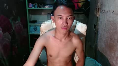 Snapshot of onebigloadxxx chatting on January 10, 10:06 am Wyn Will serve you and be your slave online show from January 10, 10:06 am