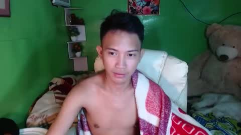 Snapshot of onebigloadxxx chatting on December 7, 4:25 pm Wyn Will serve you and be your slave online show from December 7, 4:25 pm