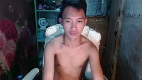 Snapshot of onebigloadxxx chatting on January 2, 5:24 am Wyn Will serve you and be your slave online show from January 2, 5:24 am