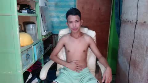 Snapshot of onebigloadxxx chatting on December 29, 6:45 am Wyn Will serve you and be your slave online show from December 29, 6:45 am