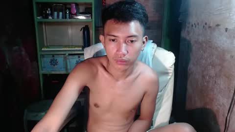 Snapshot of onebigloadxxx chatting on January 15, 9:24 am Wyn Will serve you and be your slave online show from January 15, 9:24 am