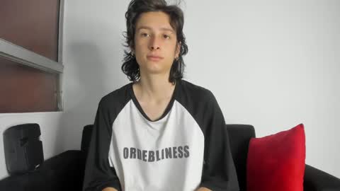 onion_knight420 online show from June 8, 1:28 am