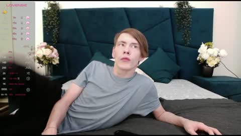 Snapshot of only_eric chatting on February 1, 7:05 am Erick  online show from February 1, 7:05 am