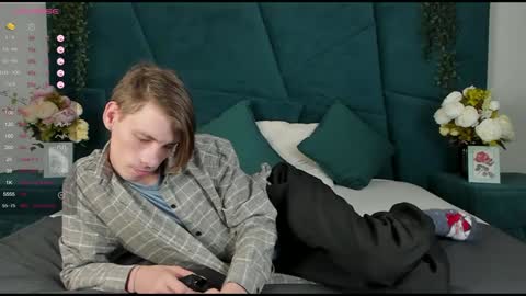 Snapshot of only_eric chatting on January 28, 6:49 am Erick  online show from January 28, 6:49 am