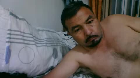 oscarjhe3512 online show from April 19, 2:00 am