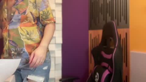 Oscar Steel Savage online show from January 30, 7:04 pm