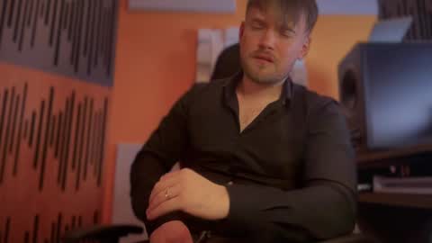 Oscar Steel Savage online show from February 19, 5:49 pm