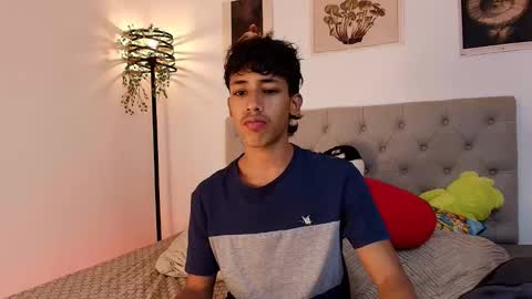 Snapshot of ostin_18hot chatting on October 28, 3:20 am ostin 18hot online show from October 28, 3:20 am