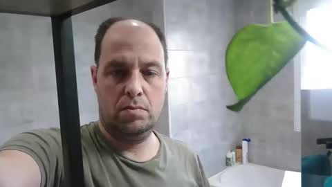 Snapshot of oversize13 chatting on February 16, 3:48 pm oversize13 online show from February 16, 3:48 pm