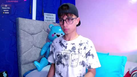 Snapshot of owenblue__ chatting on December 31, 12:11 am Owen  Independent model  online show from December 31, 12:11 am