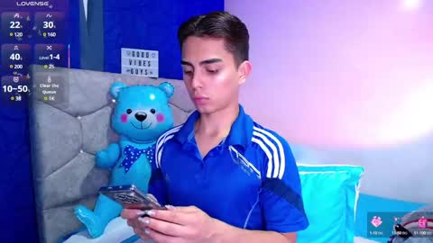 Snapshot of owenblue__ chatting on February 28, 5:26 am Owen  Independent model  online show from February 28, 5:26 am