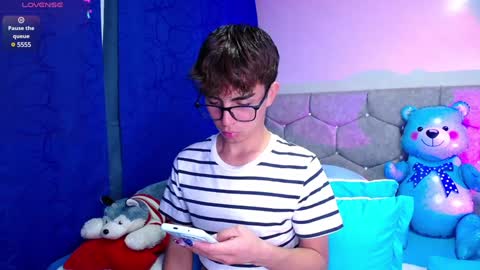 Snapshot of owenblue__ chatting on February 4, 6:04 am Owen  Independent model  online show from February 4, 6:04 am