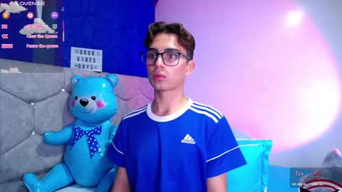 Snapshot of owenblue__ chatting on February 26, 4:03 am Owen  Independent model  online show from February 26, 4:03 am